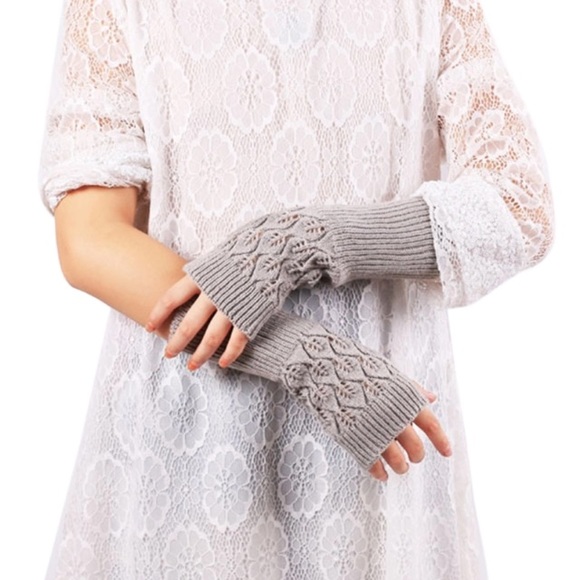 Cozy Sweater Cable Knit Gloves Mittens Fingerless - Picture 2 of 8