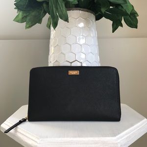 Kate Spade Travel Wallet ♠️