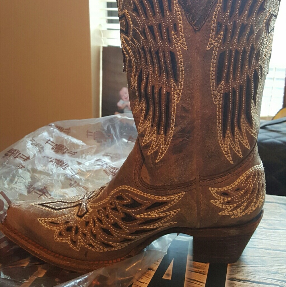 Almost new cowgirl boots