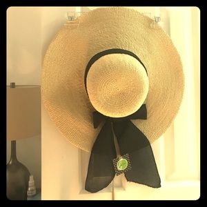 Sun hat (brand new)