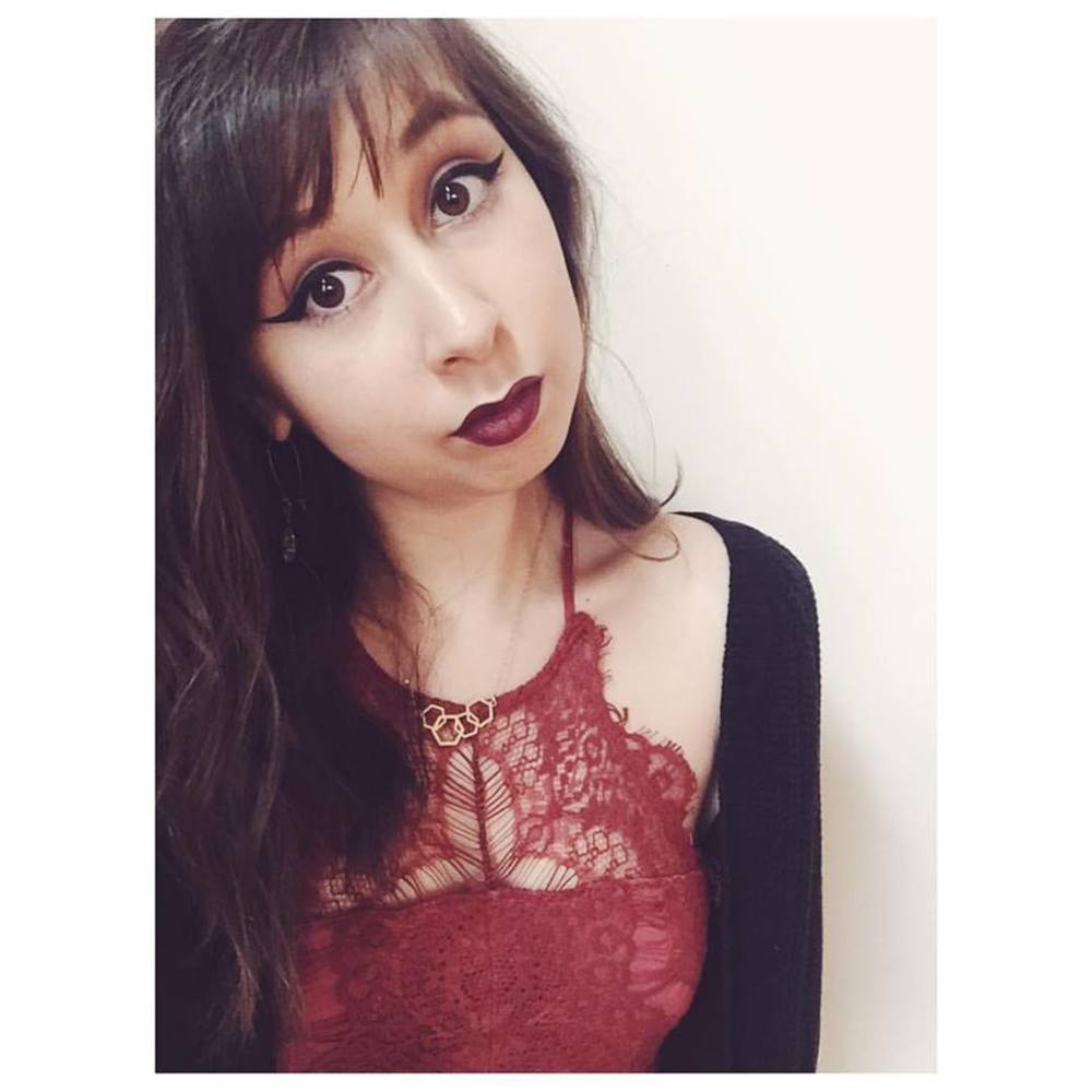 Meet your Posher, Ynes