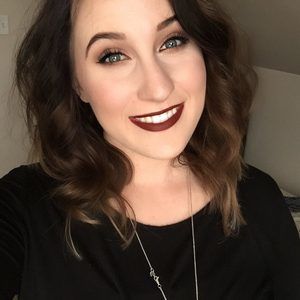 Meet your Posher, Courtney