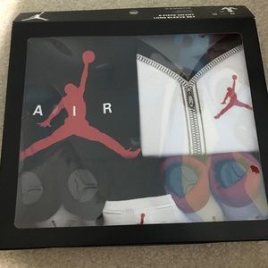 Infant air Jordan set
