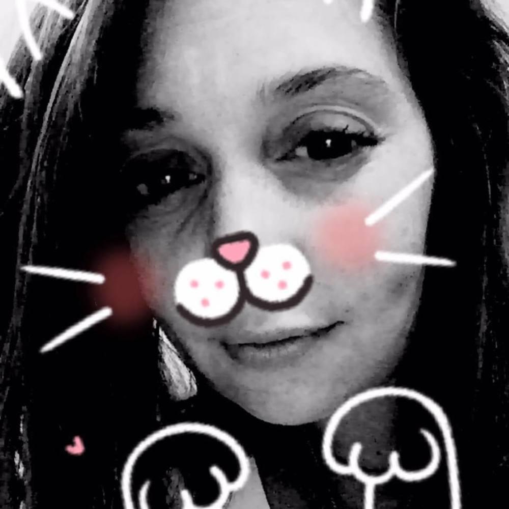 Meet your Posher, Dina