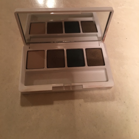 Clinique Other - I'm selling my Clinique all about shadow quad.