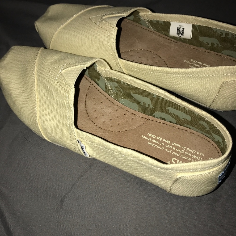 Authentic Off-White/Cream-Colored TOMS