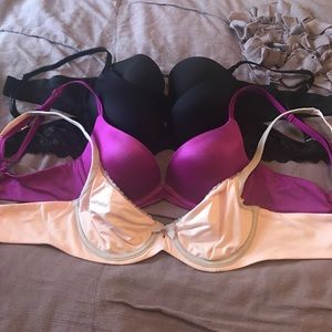 Victoria's Secret 32B bra bundle
