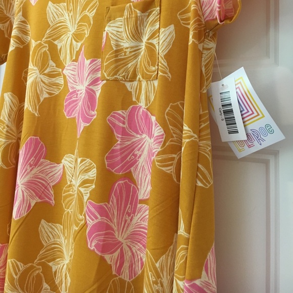 NWT Lularoe Carly - hibiscus flowers 🌺 SOLD - Picture 1 of 3