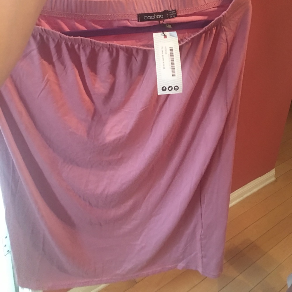 Skirt rose color