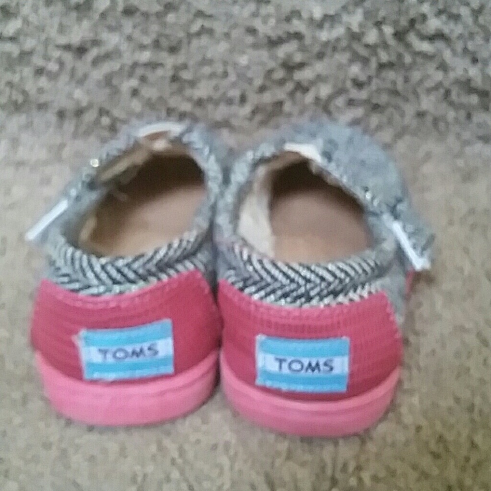 Girls toms