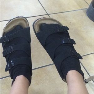 GENTLY WORN BLACK AND BROWN BIRKENSTOCKS SIZE 6