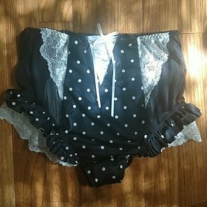 Victoria's Secret highwaisted dot ruffle panty