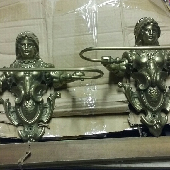 Brass Maiden towel racks - Picture 1 of 3