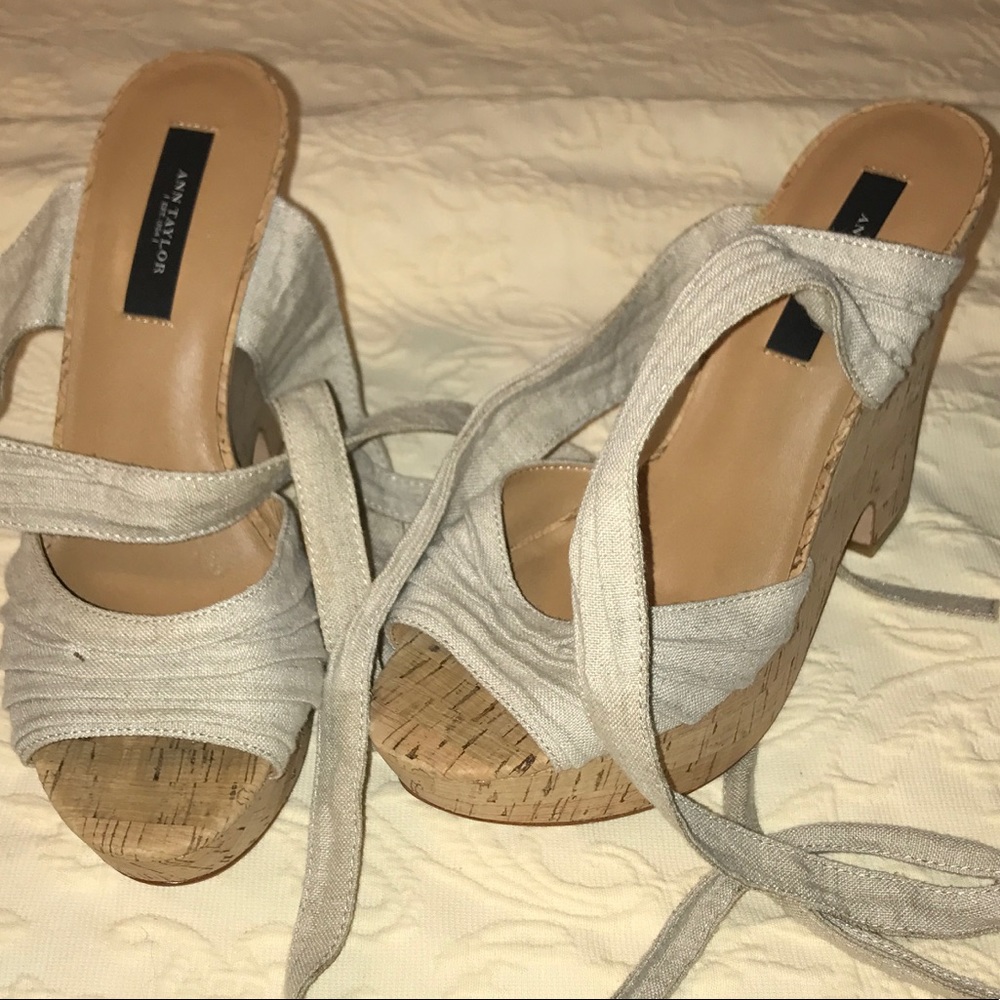Ann Taylor natural Wedge. Ankle tie up NWT
