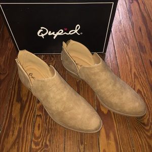 Qupid booties - tan - size 9 - new with box