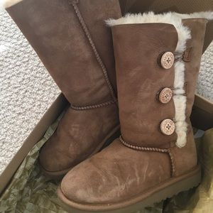 Ugg - Bailey Button Triplet