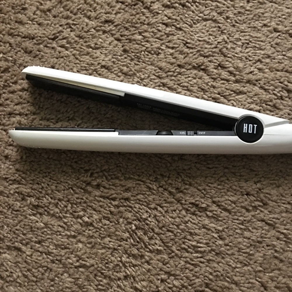 Hair straightener