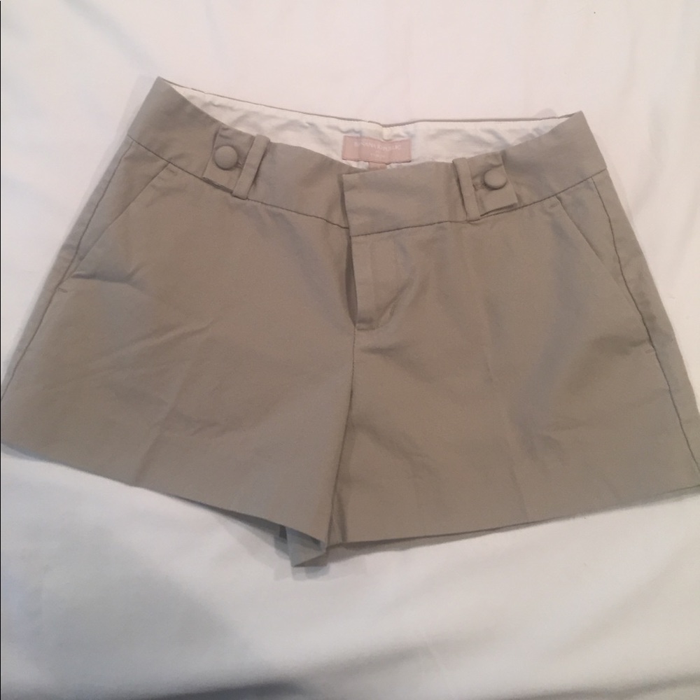 Banana Republic khaki shorts size 4 - Picture 1 of 3