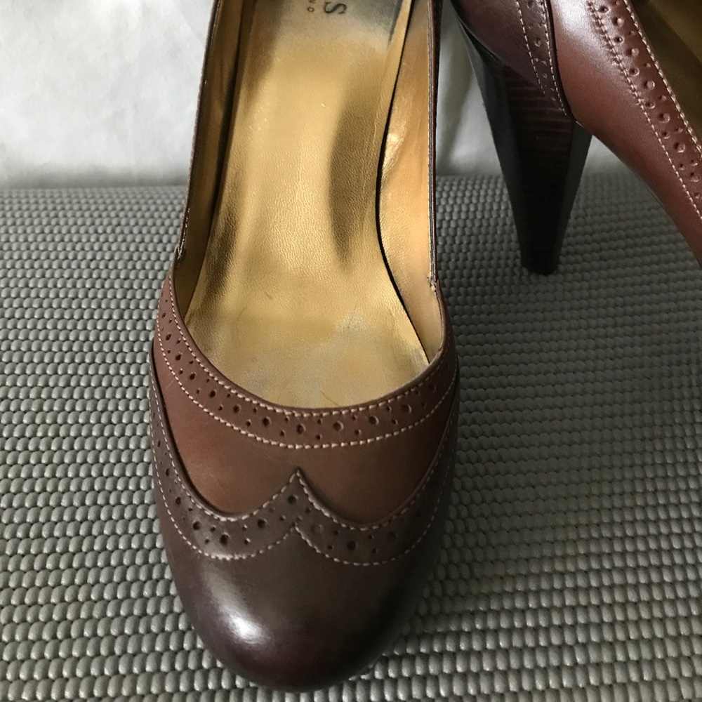 Shoes - Picture 3 of 4