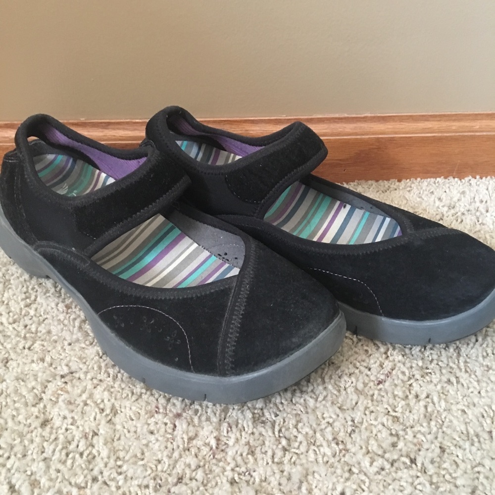 MARY JANE STYLE SHOES