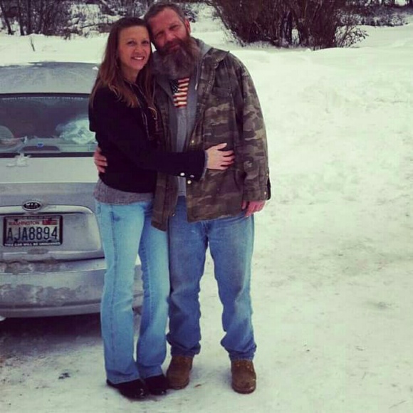 Meet your Posher, Vickie - Picture 3 of 6