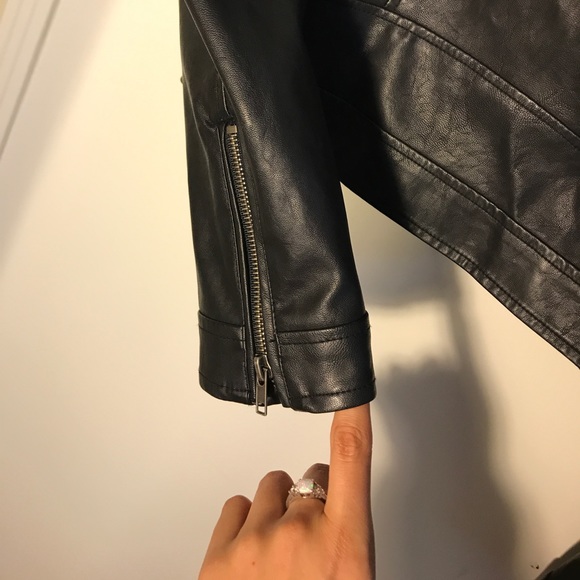 Leather jacket - Picture 3 of 4