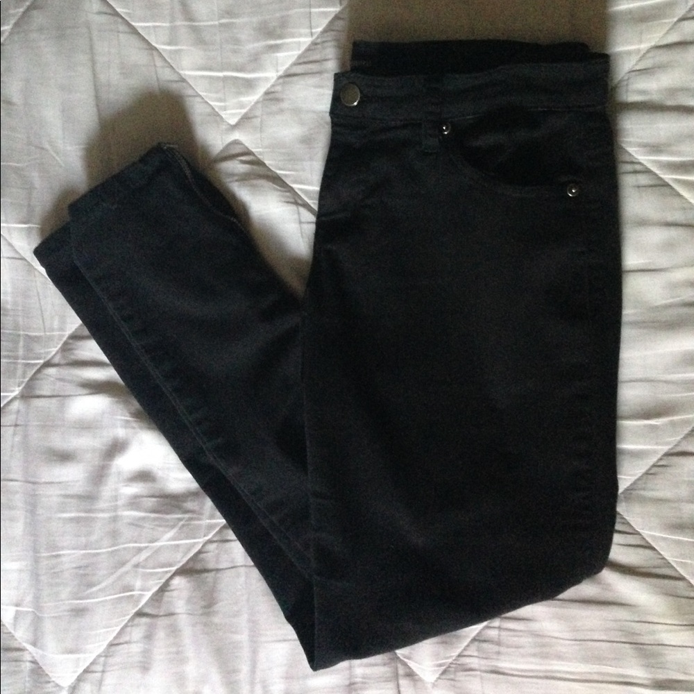 Black forever21 skinny ankle jeans