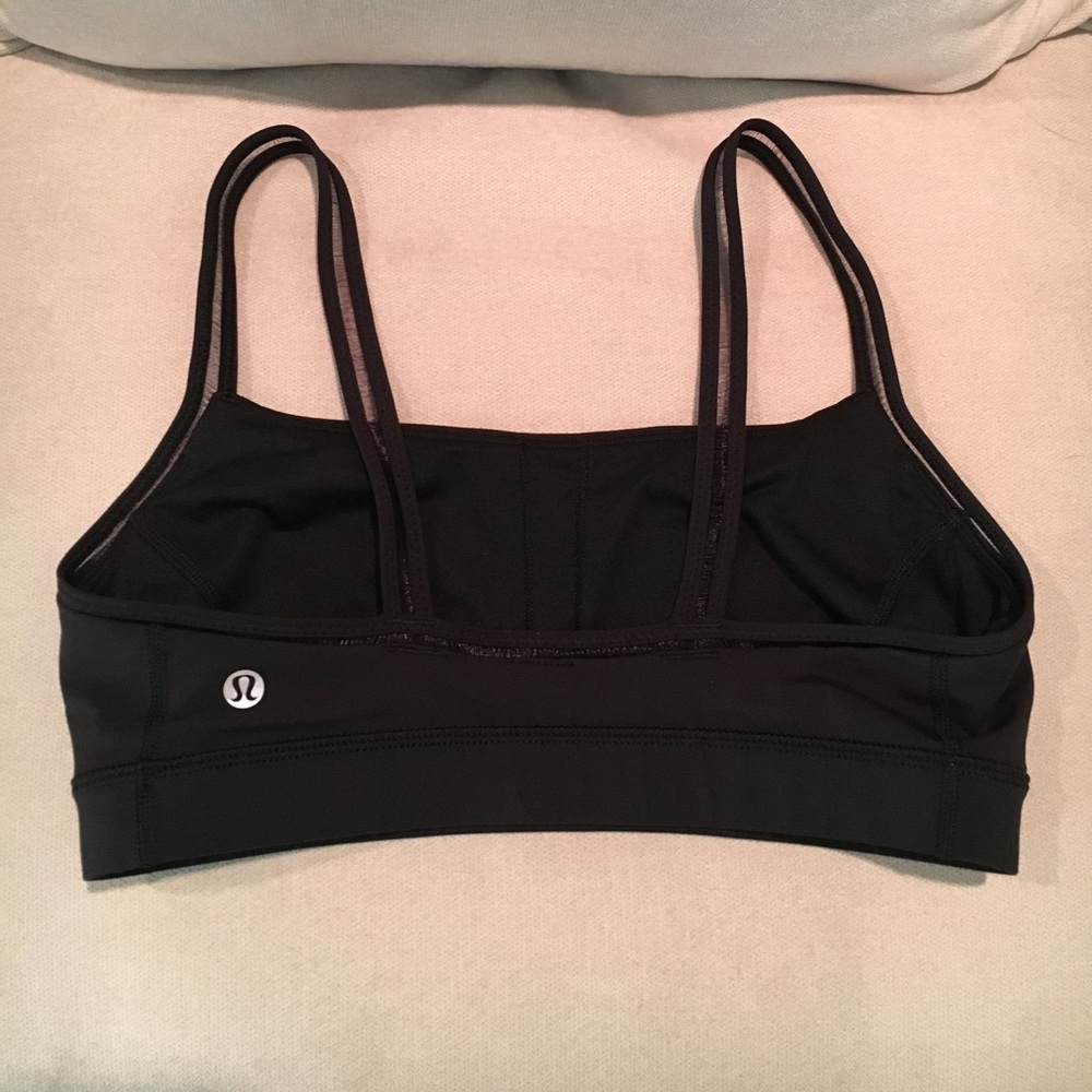Black Lululemon sports bra