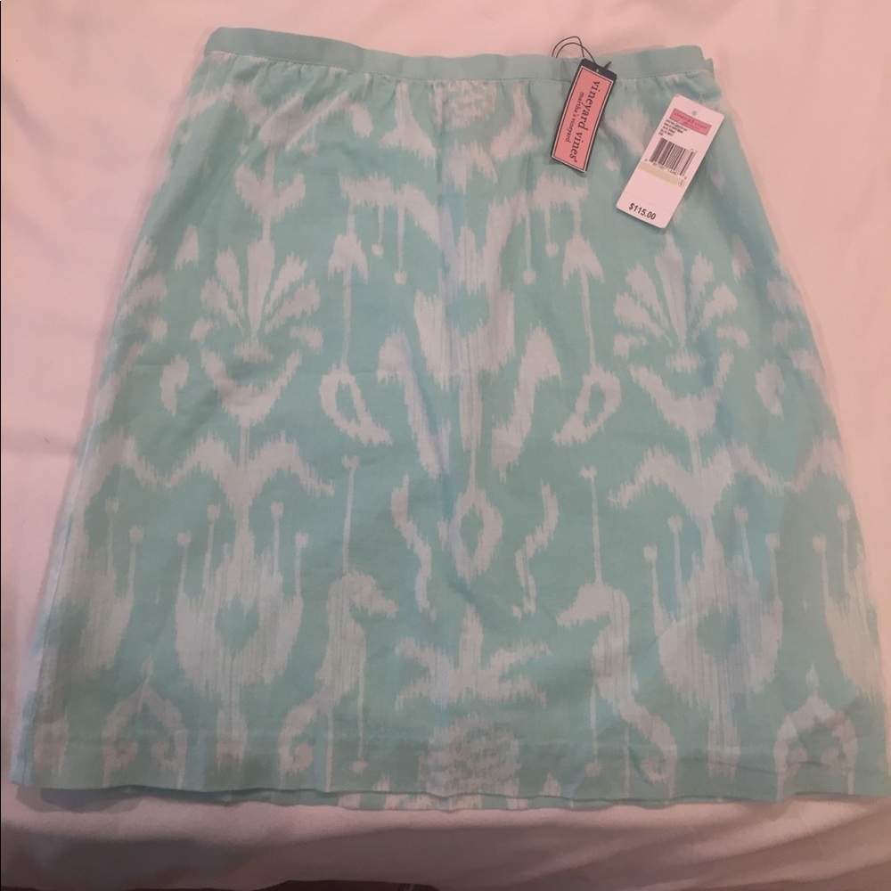 Vineyard Vines skirt size 4 NWT