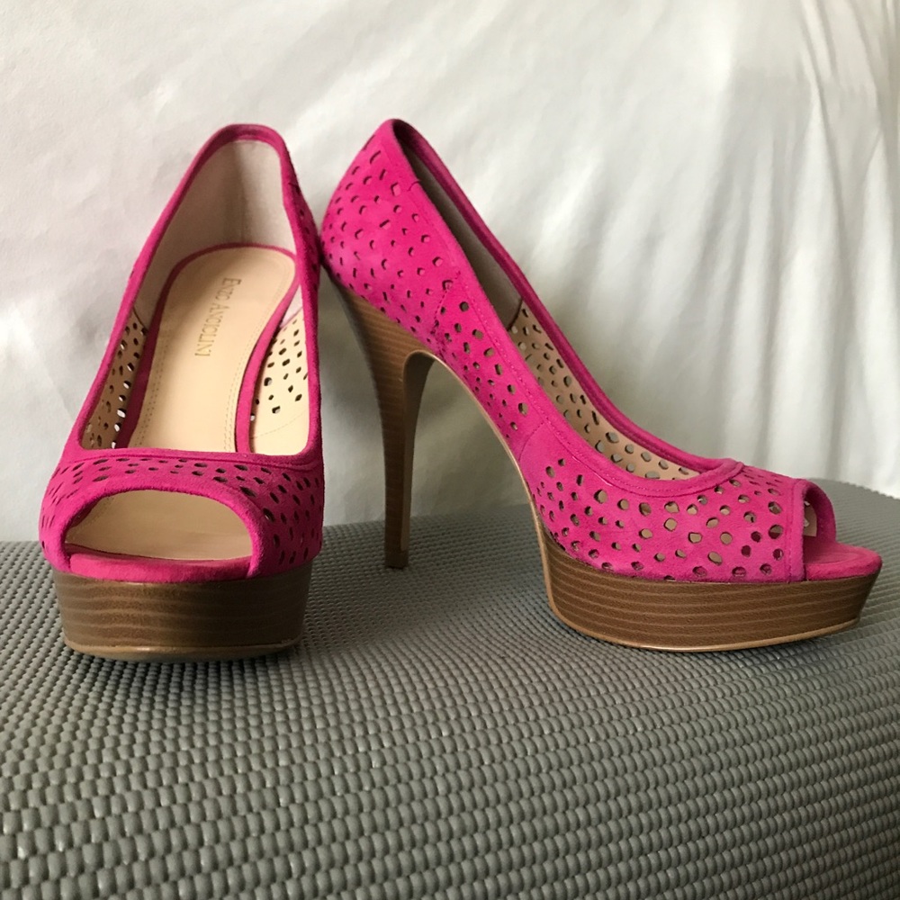 Shoes - Picture 2 of 4