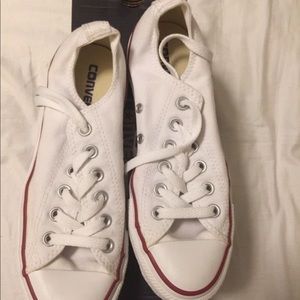 White Converse all star size 6