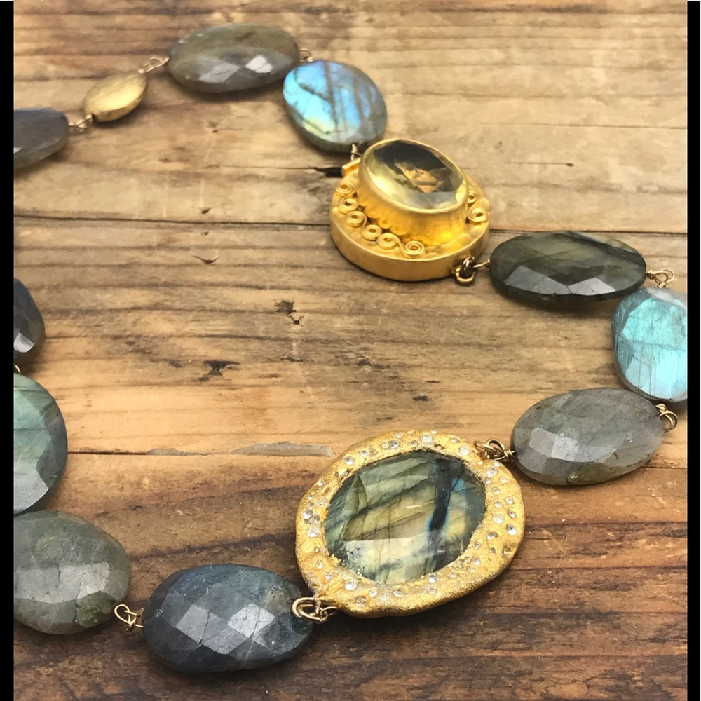 Handmade Labradorite statement necklace - Picture 2 of 6