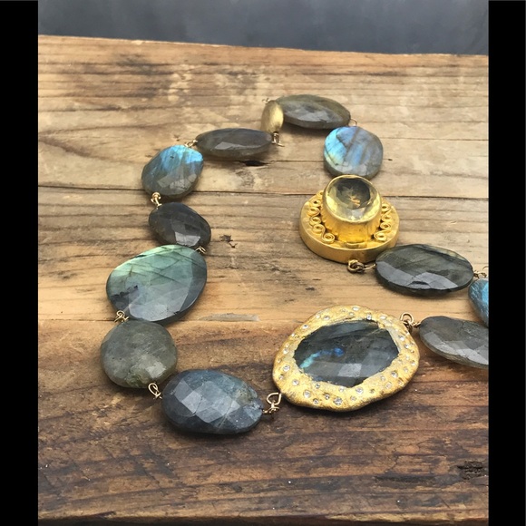 Handmade Labradorite statement necklace - Picture 6 of 6