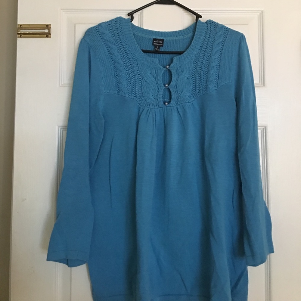 Scoop neck sweater