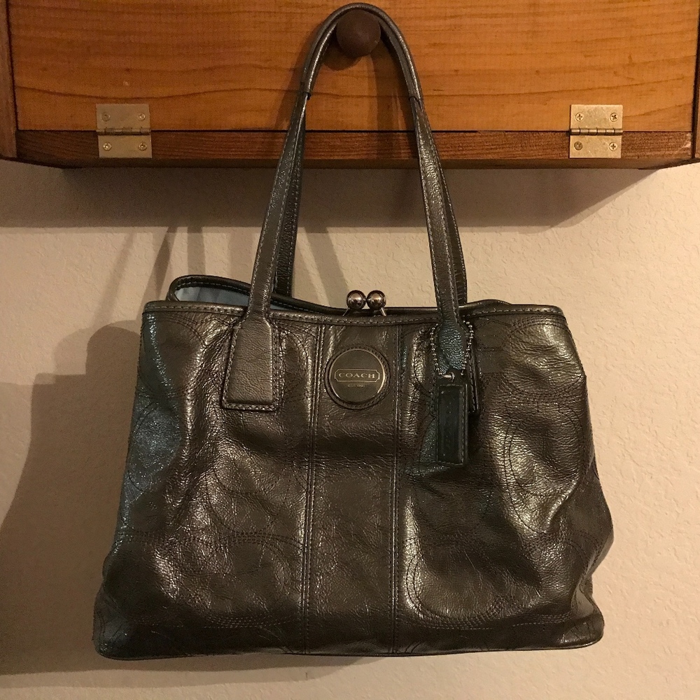 Fall Of 2010 Coach "Gun Metal" Patent Kisslock