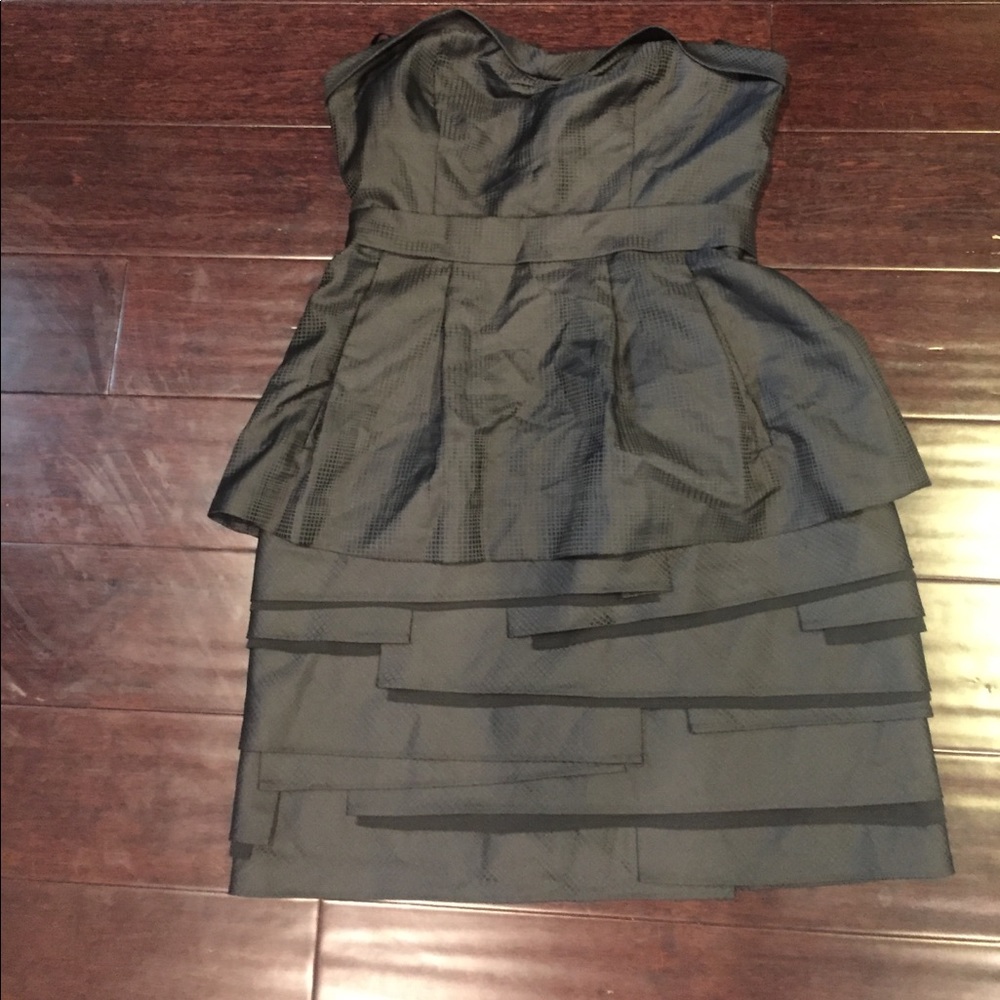 Bcbg nwt sz 8 black structured peplum dress