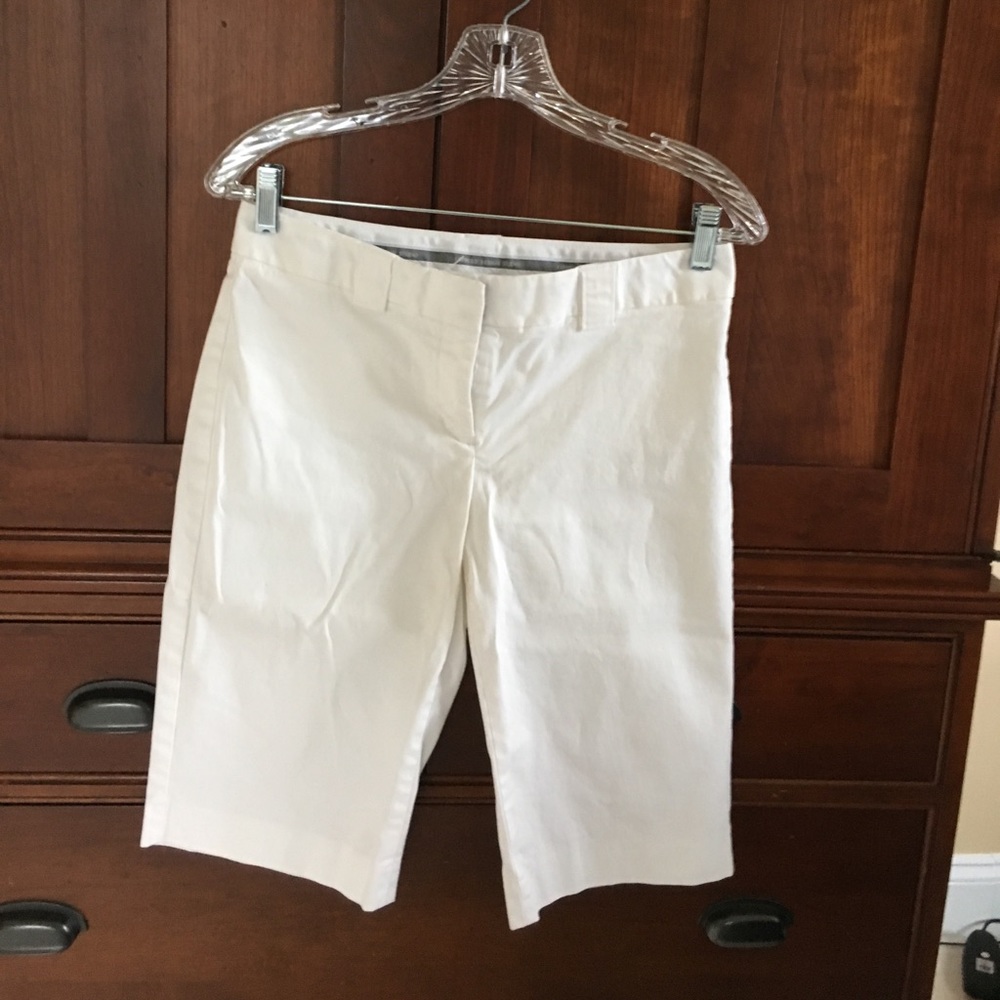 Express work shorts. Editor fit. White. Size 4