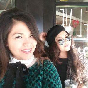 Meet your Posher, Danielle