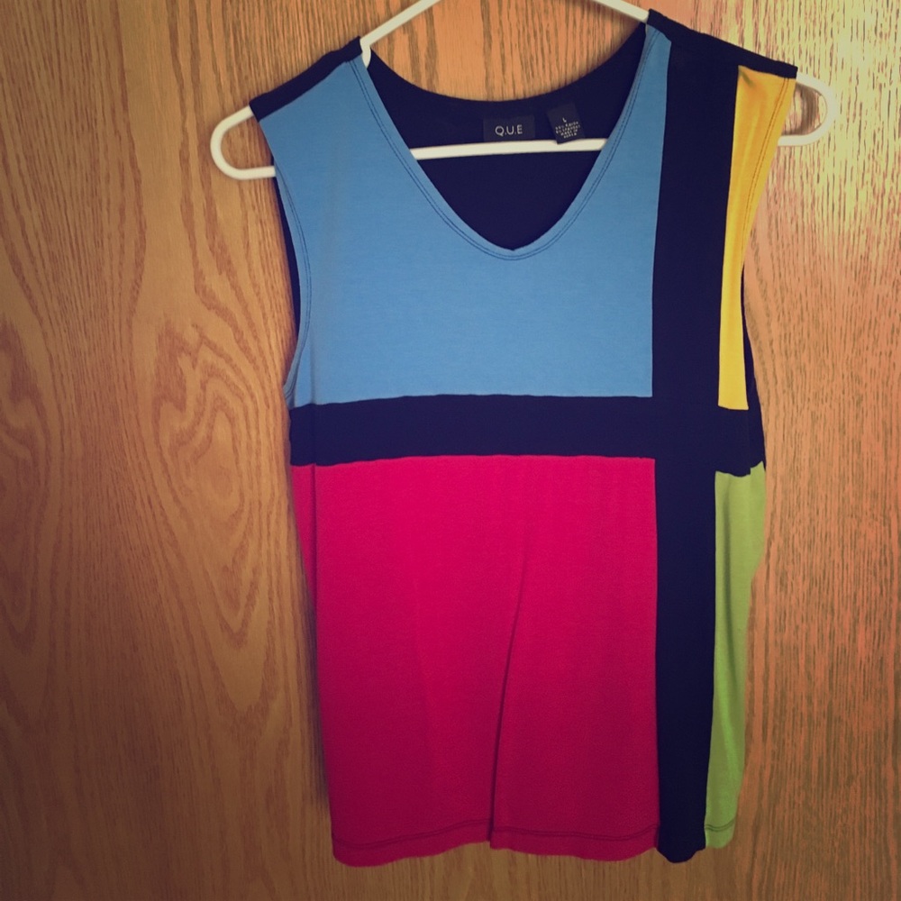 Sleeveless blocked design top