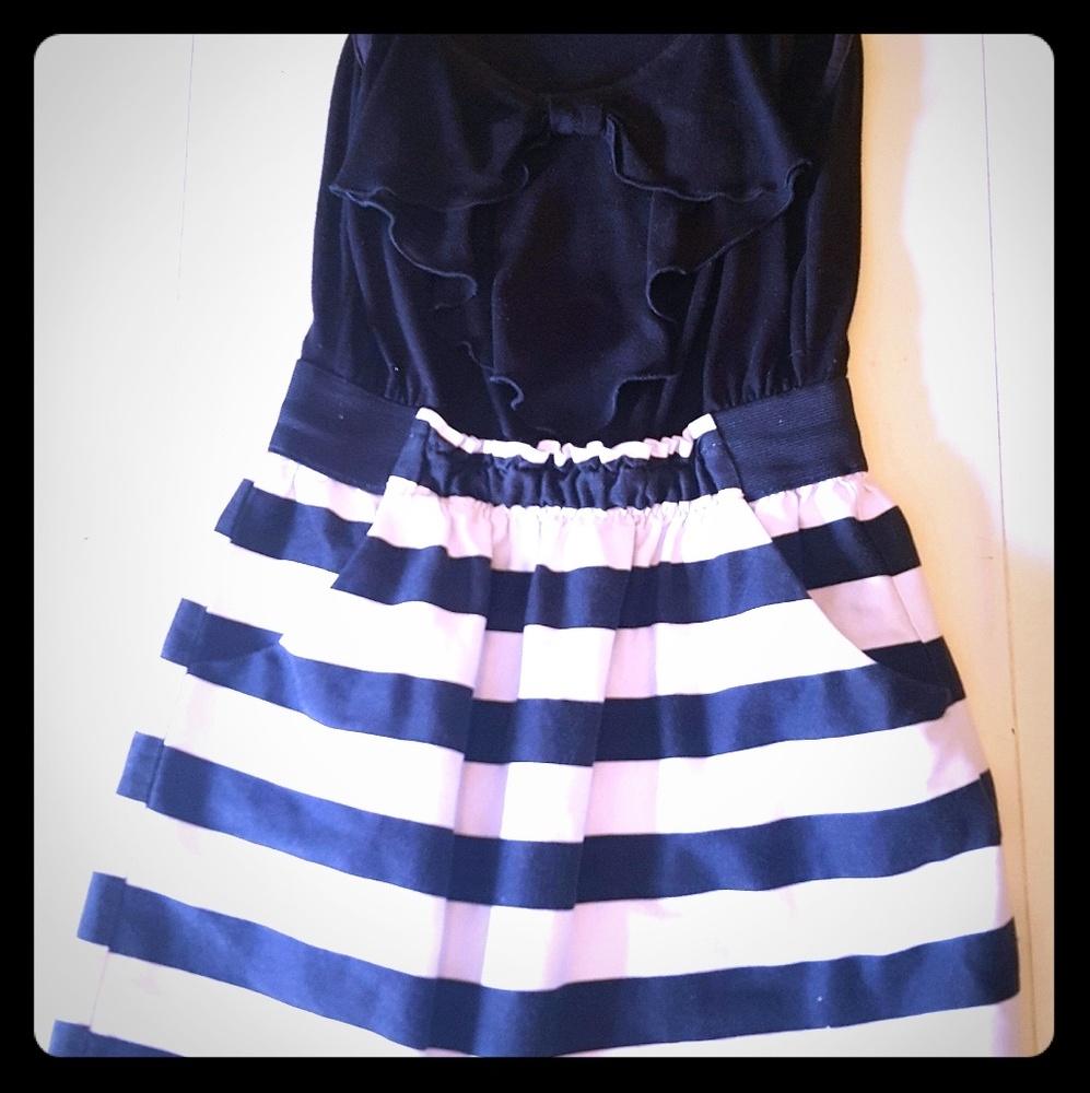 Cute cocktail dress with pockets