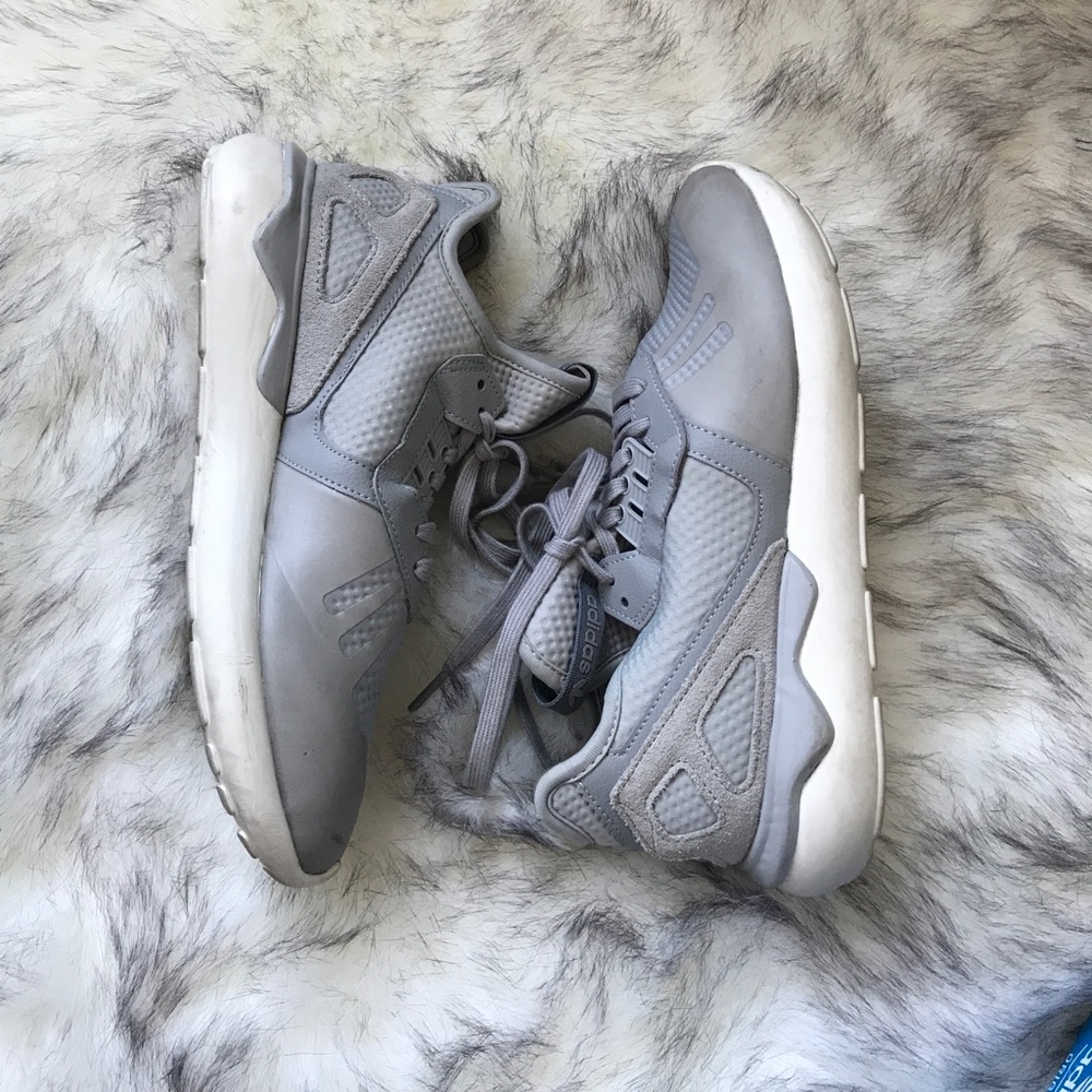 Adidas tubular runner