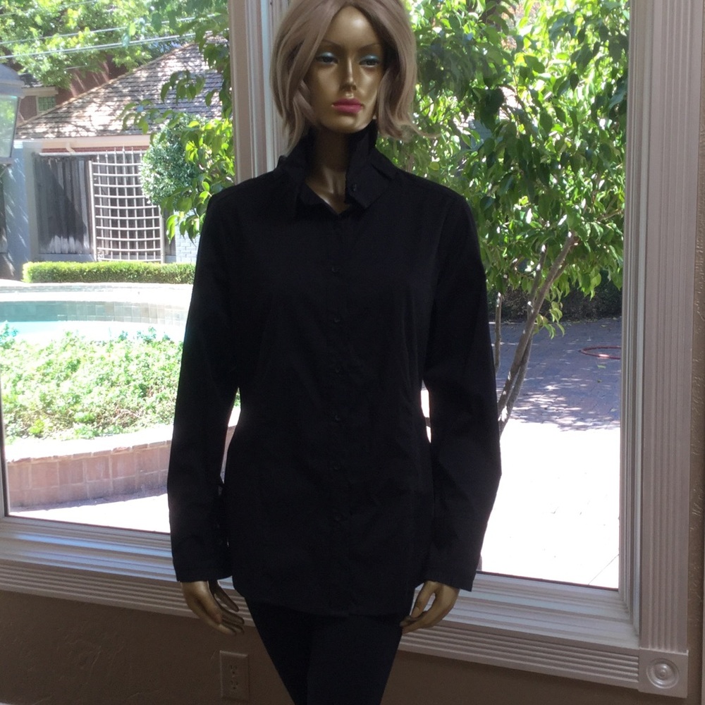 Black top with beautiful detail