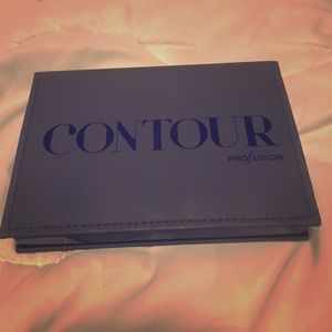 Contouring kit
