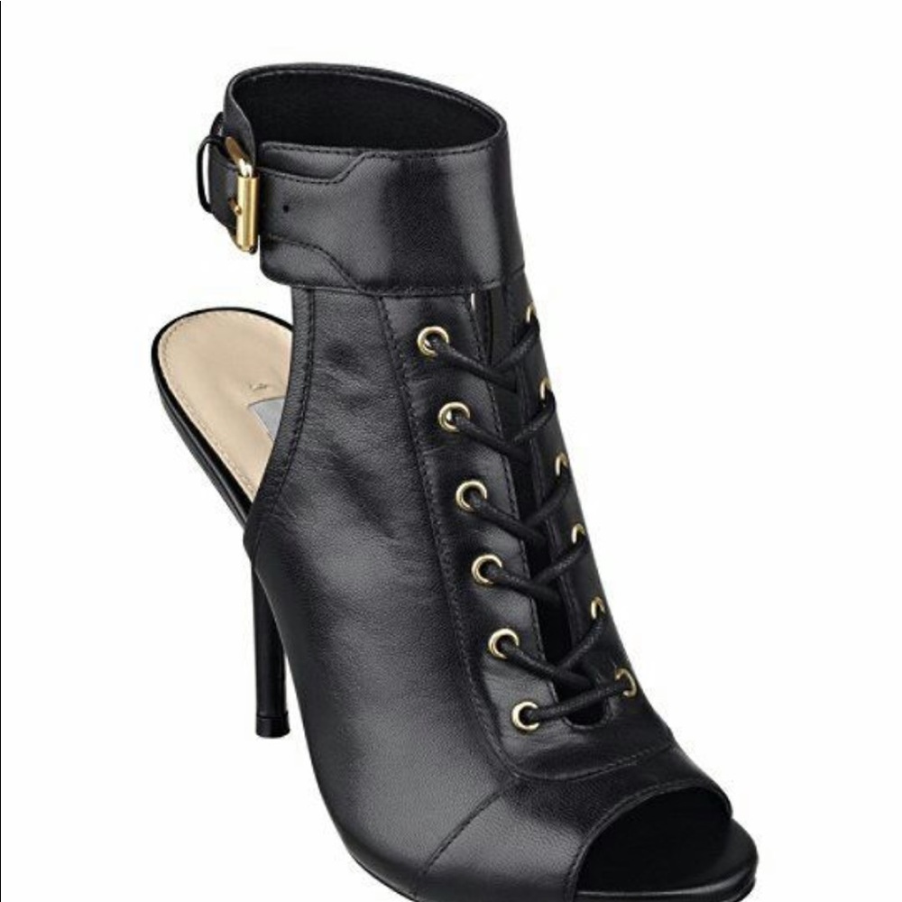 NEW! 7.5 GUESS KALLI LACE-UP HEELS BLACK.