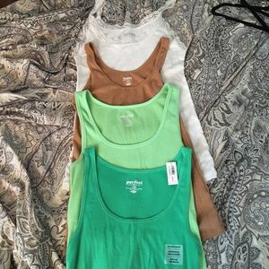 Lot of 4 Old Navy Tanks
