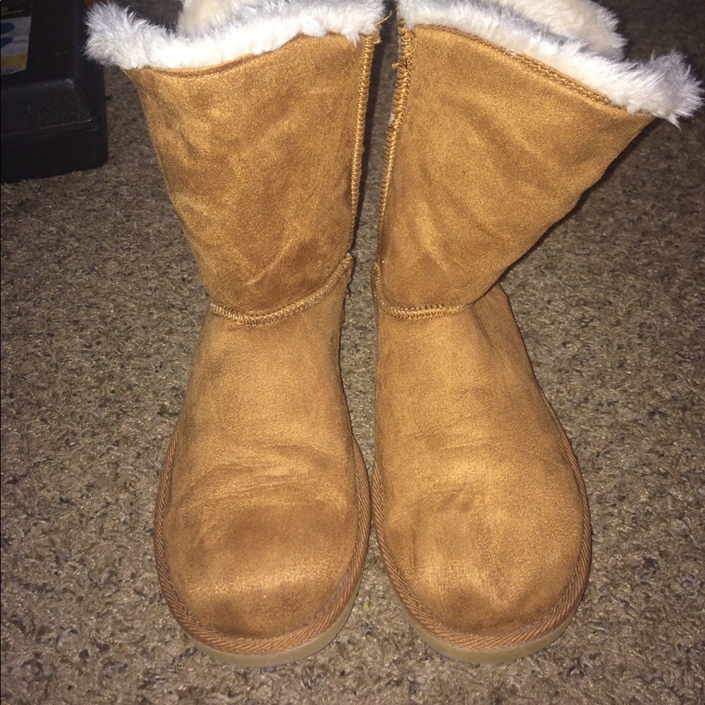 Ugg style boots size 9 woman