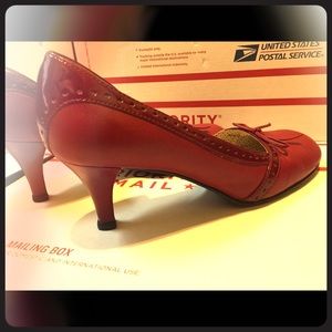 Italian brand Fornarina: Red leather kitten heels