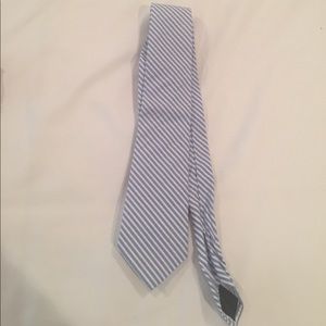 Boys Brooks Brothers seersucker tie