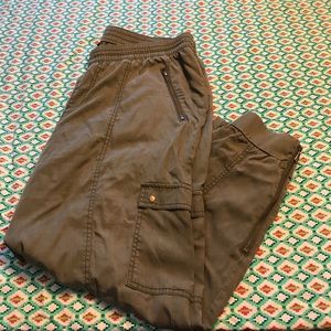 Parachute pants/Joggers