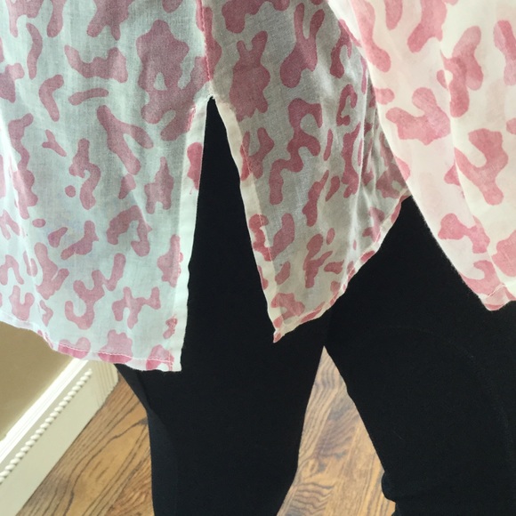 Super cute printed top - Picture 3 of 3